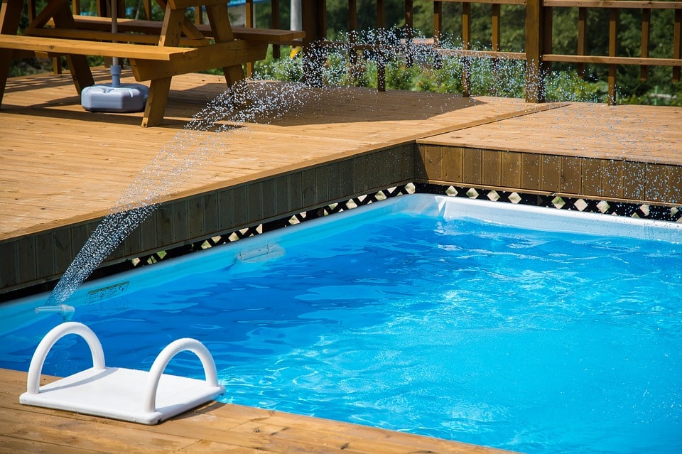 Should I Buy a Home with a Swimming Pool?